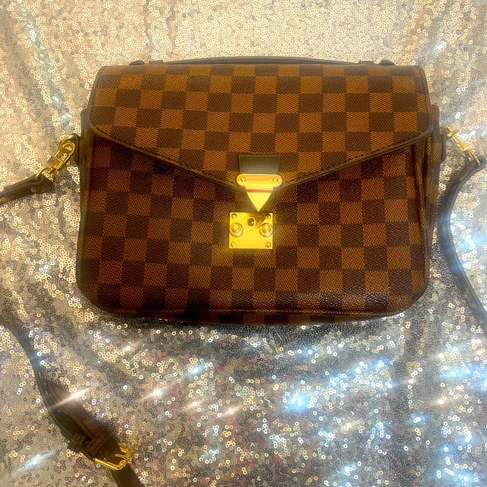 RICHPORTS: Checkered Cross Body